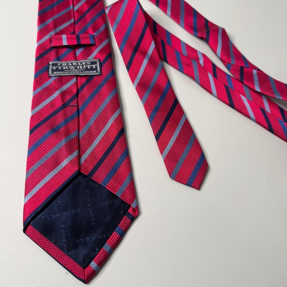 NWOT Charles Tyrwhitt 100% SILK Tie - Hot Pink, Blue Stripes - Made in England - Picture 2 of 5